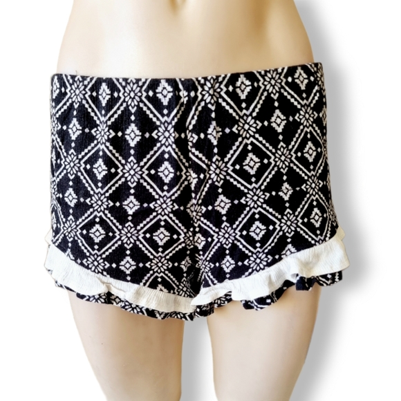 Black + white Y2k low sitting summer beach shorts with frill edges fits AU 4-10 - Picture 5 of 7